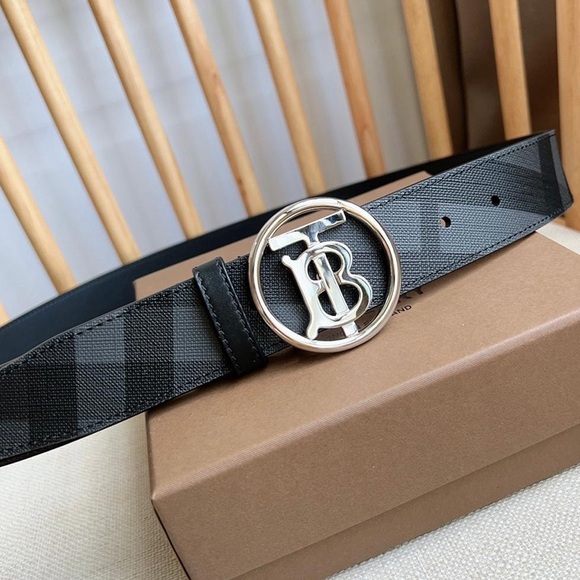 Burberry Check Black Leather Belt - Picture 1 of 8